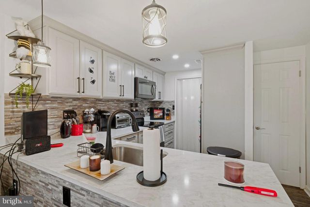 8812 RUSTBURG CIR, Montgomery Village, MD 20886