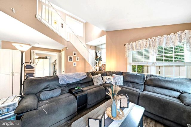 8812 RUSTBURG CIR, Montgomery Village, MD 20886
