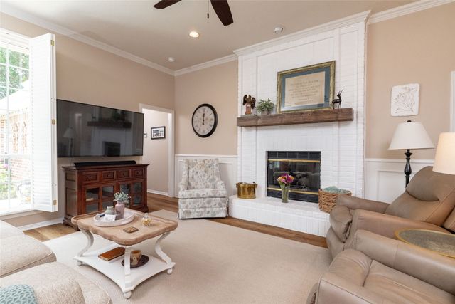 305 Chantilly Court, Hurst, TX 76054