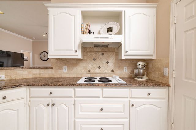305 Chantilly Court, Hurst, TX 76054