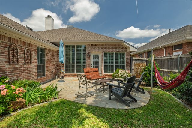 305 Chantilly Court, Hurst, TX 76054