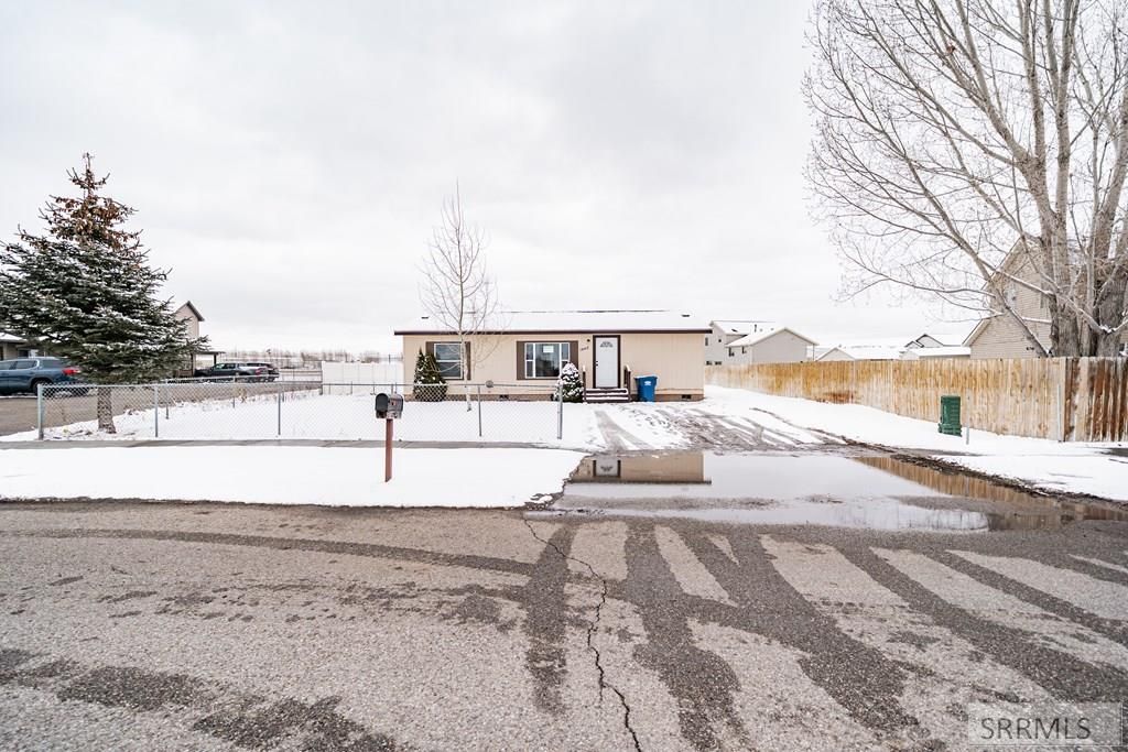 Image 3 of property listing at 1448 N Stevens Drive, Idaho Falls, ID 83401