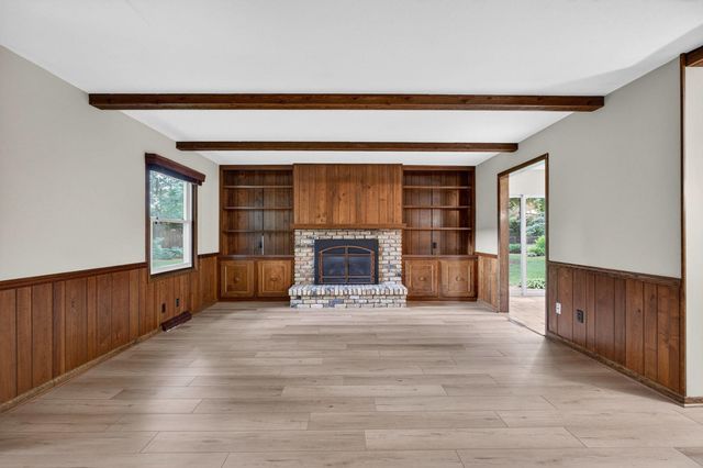 2205 Winding Hill Road, Davenport, IA 52807