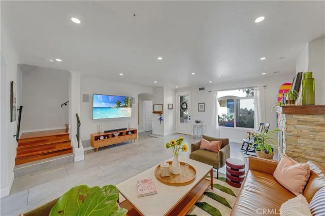 308 5th Street, Huntington Beach, CA 92648