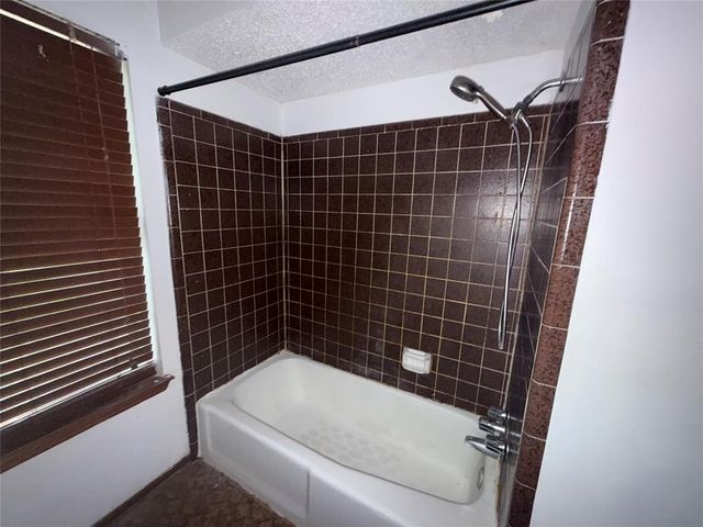 926 W Churchill Way, Mustang, OK 73064