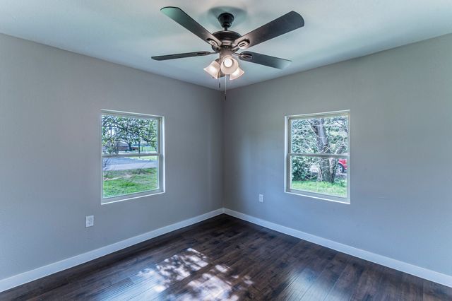 203 Ferrell Drive, Seagoville, TX 75159