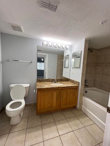 301 SW Palm Dr Apt 205, Port St Lucie, FL 34986