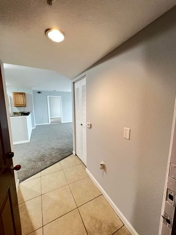 301 SW Palm Dr Apt 205, Port St Lucie, FL 34986