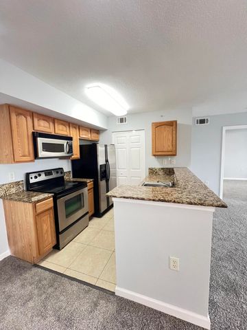 301 SW Palm Dr Apt 205, Port St Lucie, FL 34986