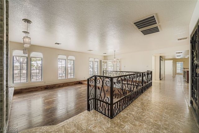 10410 La Cienega Street, Las Vegas, NV 89183