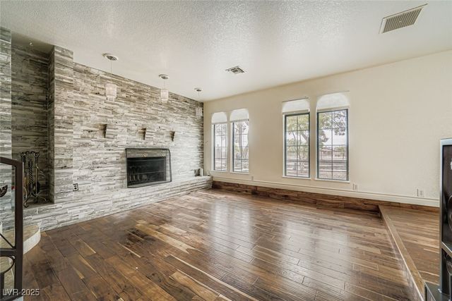 10410 La Cienega Street, Las Vegas, NV 89183