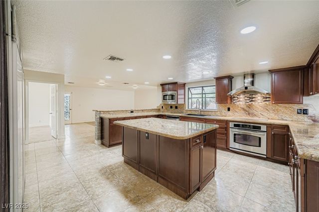 10410 La Cienega Street, Las Vegas, NV 89183