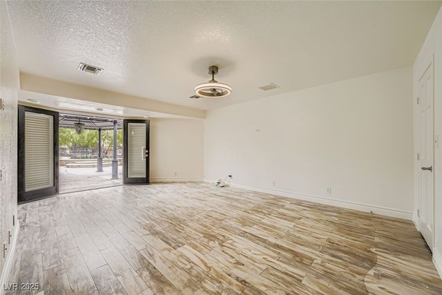 10410 La Cienega Street, Las Vegas, NV 89183