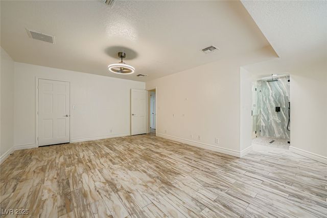 10410 La Cienega Street, Las Vegas, NV 89183