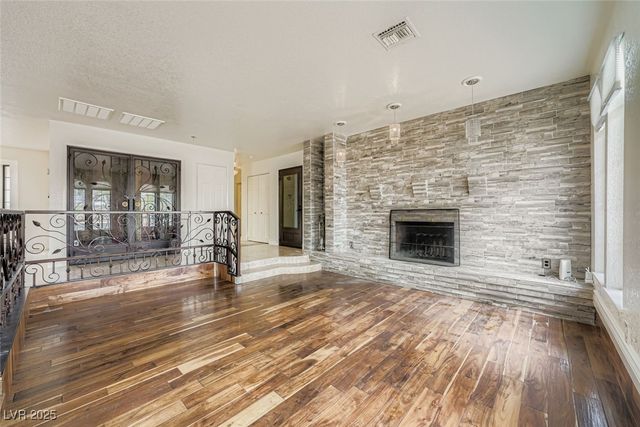 10410 La Cienega Street, Las Vegas, NV 89183