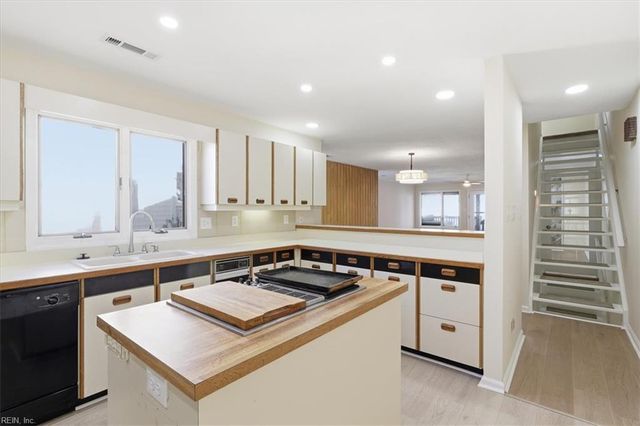 4936 Lauderdale AVE, Virginia Beach, VA 23455