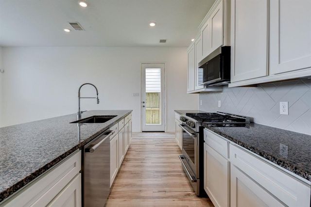 4115 Balboa Drive, Iowa Colony, TX 77583