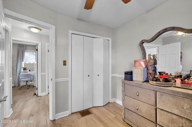 2022 Nocturne Dr, Louisville, KY 40272