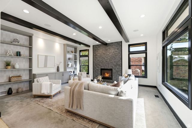 1017 N OAKRIDGE DR, Farmington, UT 84025