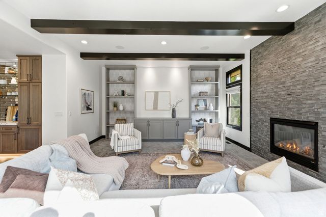 1017 N OAKRIDGE DR, Farmington, UT 84025