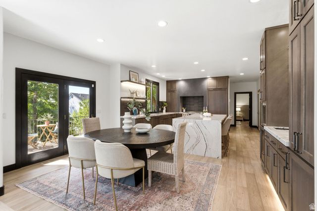 1017 N OAKRIDGE DR, Farmington, UT 84025