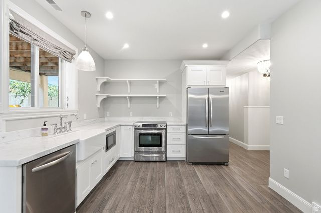 1017 N OAKRIDGE DR, Farmington, UT 84025