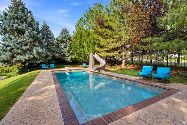 1017 N OAKRIDGE DR, Farmington, UT 84025