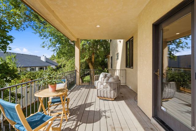1017 N OAKRIDGE DR, Farmington, UT 84025