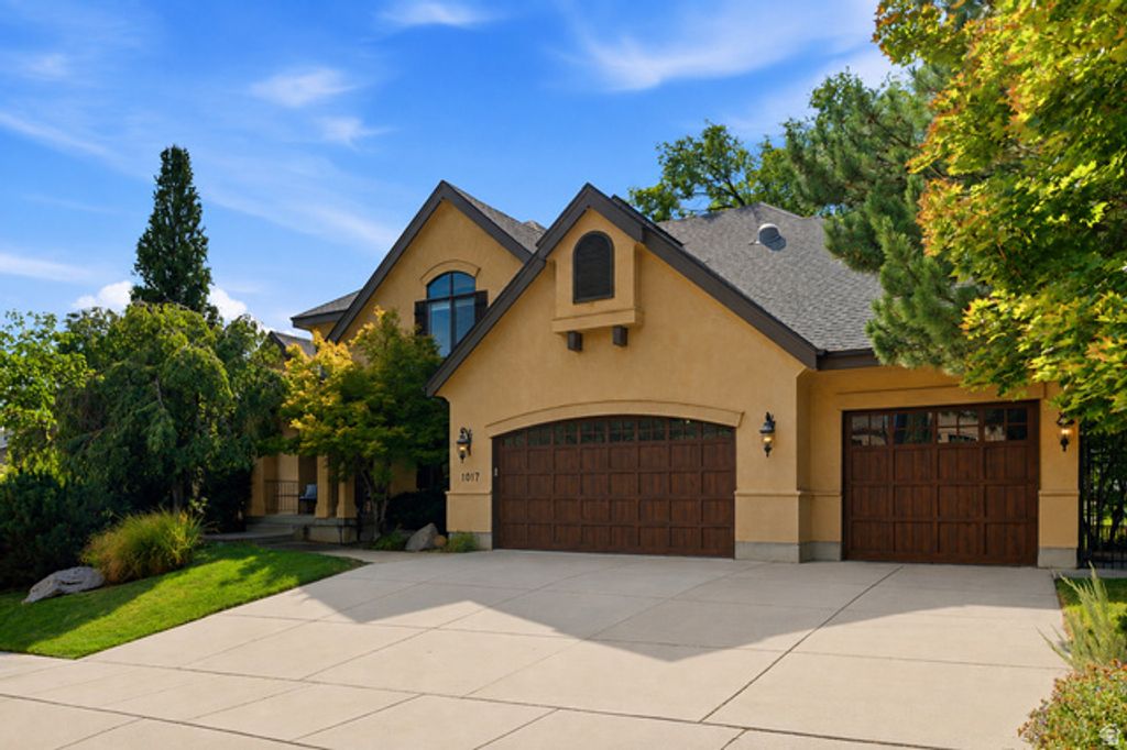 1017 N OAKRIDGE DR, Farmington, UT 84025 — exterior