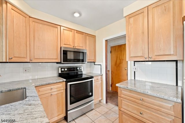 120 S 15Th Ave, Manville Boro, NJ 08835