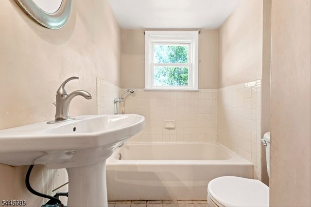 120 S 15Th Ave, Manville Boro, NJ 08835