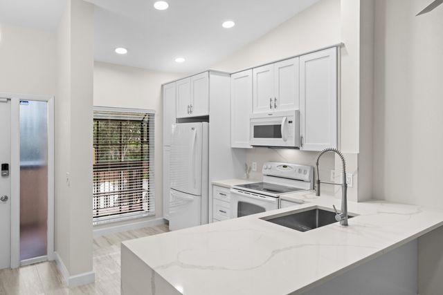 2217 SW 15 Street 240, Deerfield Beach, FL 33442