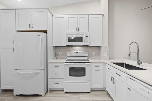 2217 SW 15 Street 240, Deerfield Beach, FL 33442