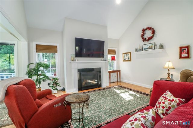 215 Meadow Brook Road 215, Oxford, CT 06478