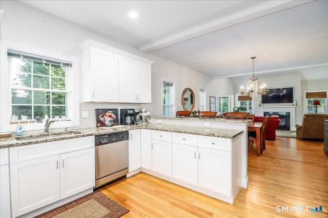 215 Meadow Brook Road 215, Oxford, CT 06478