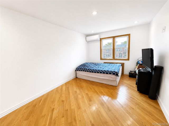 15043 77th Road, Flushing, NY 11367