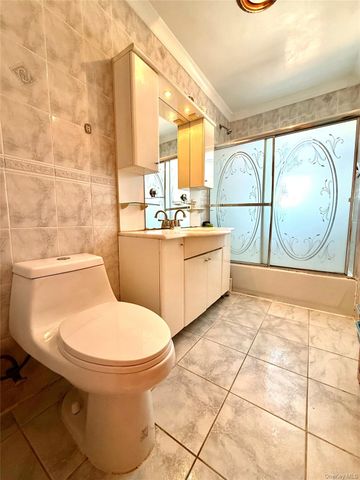 15043 77th Road, Flushing, NY 11367