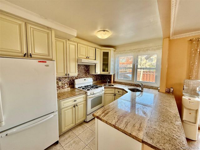 15043 77th Road, Flushing, NY 11367