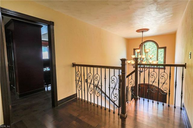 501 Shadow Brooke DR, Chesapeake, VA 23320