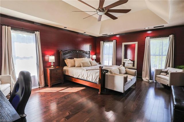 501 Shadow Brooke DR, Chesapeake, VA 23320