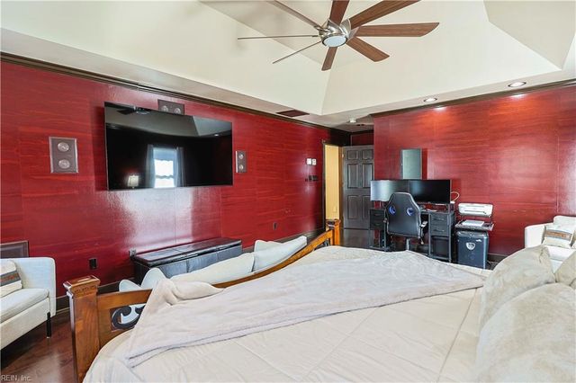 501 Shadow Brooke DR, Chesapeake, VA 23320