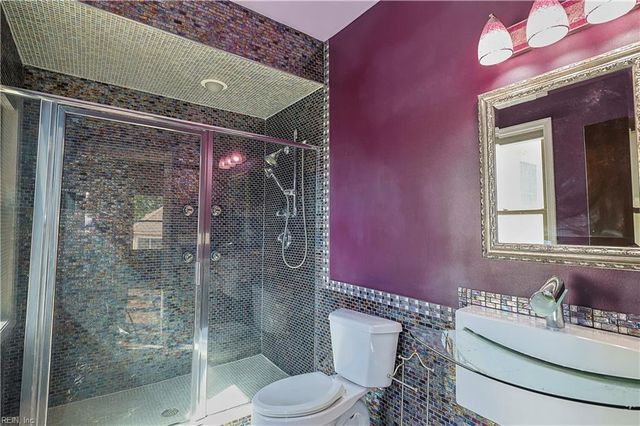 501 Shadow Brooke DR, Chesapeake, VA 23320