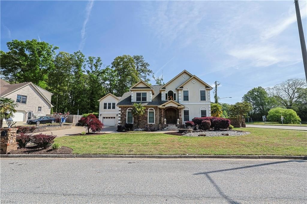 501 Shadow Brooke DR, Chesapeake, VA 23320