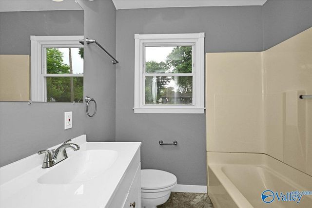 2010 SE 13th Street, Decatur, AL 35601
