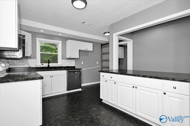2010 SE 13th Street, Decatur, AL 35601
