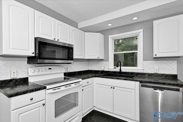 2010 SE 13th Street, Decatur, AL 35601