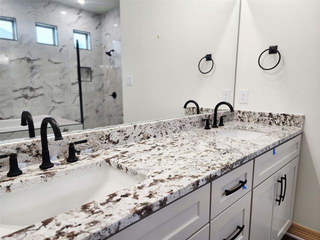 801 Golden Eagle CV, Salado, TX 76571