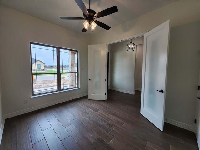 801 Golden Eagle CV, Salado, TX 76571
