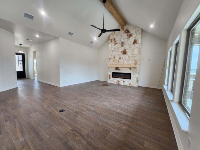 801 Golden Eagle CV, Salado, TX 76571