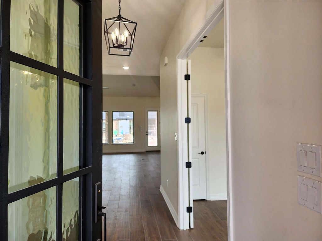 801 Golden Eagle CV, Salado, TX 76571